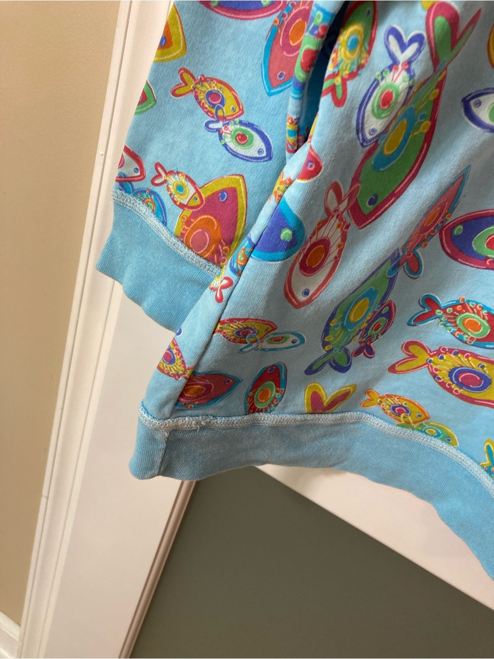 Fresh Produce Colorful Fish Bright Blue Sweatshirt - 1X - IMO fits like an XL - Picture 4 of 10